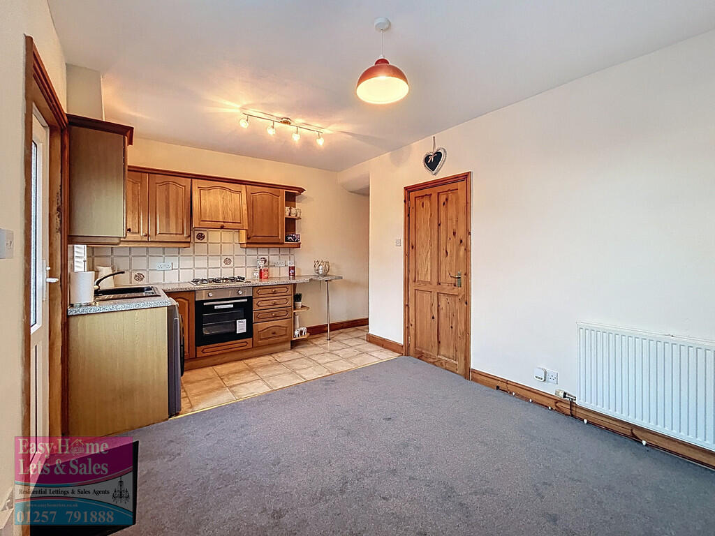 Kitchen/Living Ro...