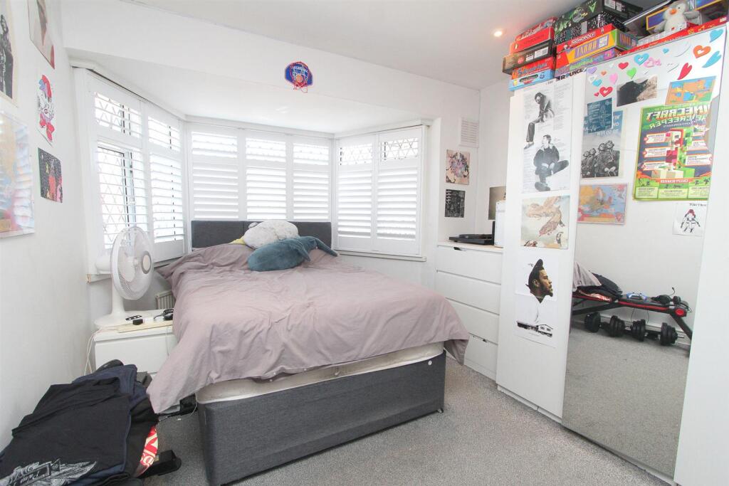 bed 1.jpg