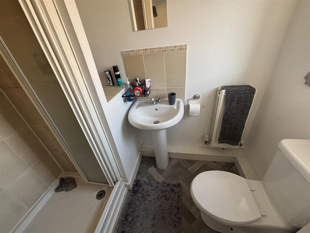 Melford En suite 1.jpg