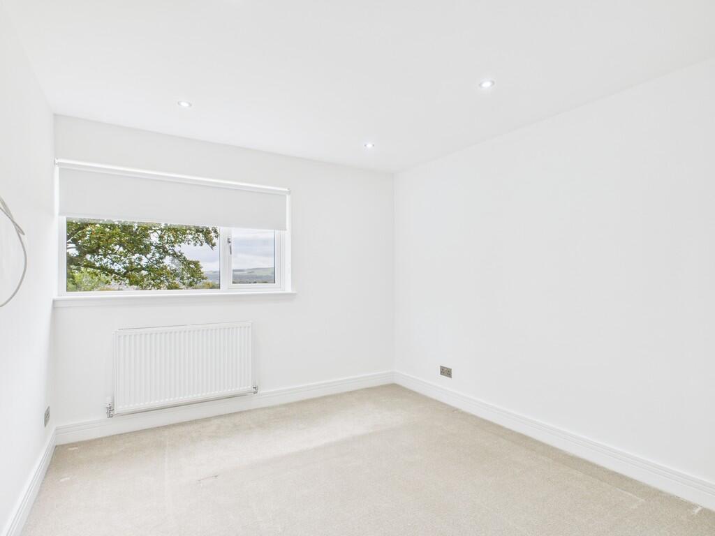 CAM05526G0-PR0028...