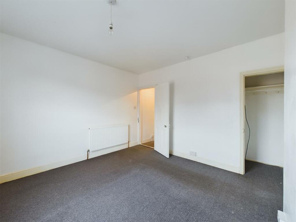 Bedroom 1.jpg