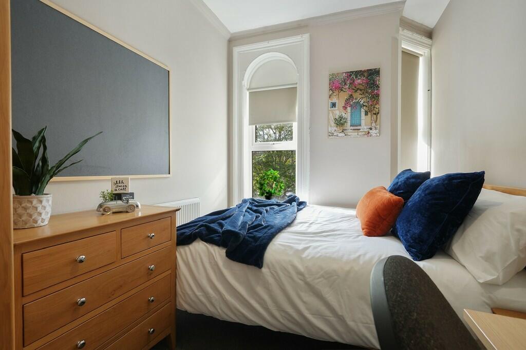 bed 6 1 larkdale