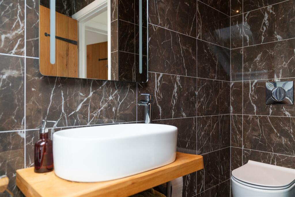 Bathroom-5.jpg