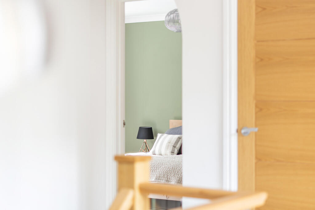 1348601-6-68bf1f2...