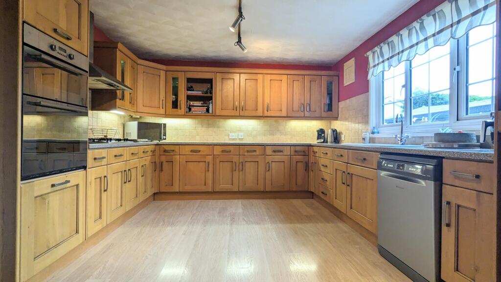 PXL_20240502_102424502.MP~2