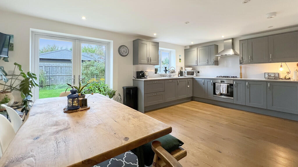 Kitchen/dining ro...