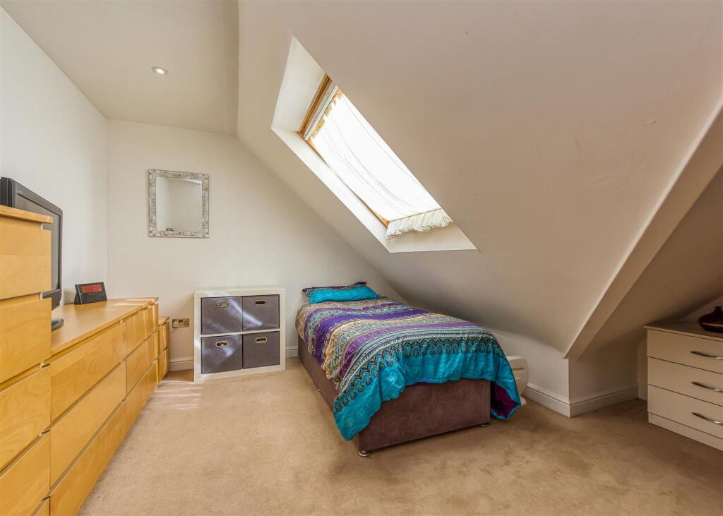 14 Ackleton Gardens-Bedroom 3.jpg