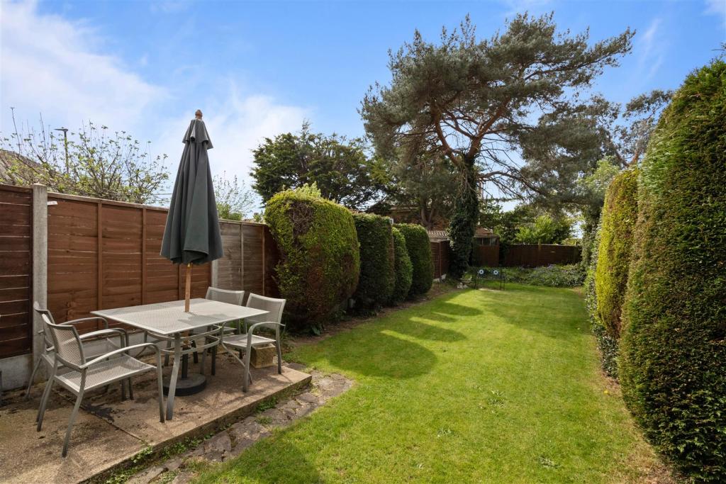 Large West Facing Rear Garden