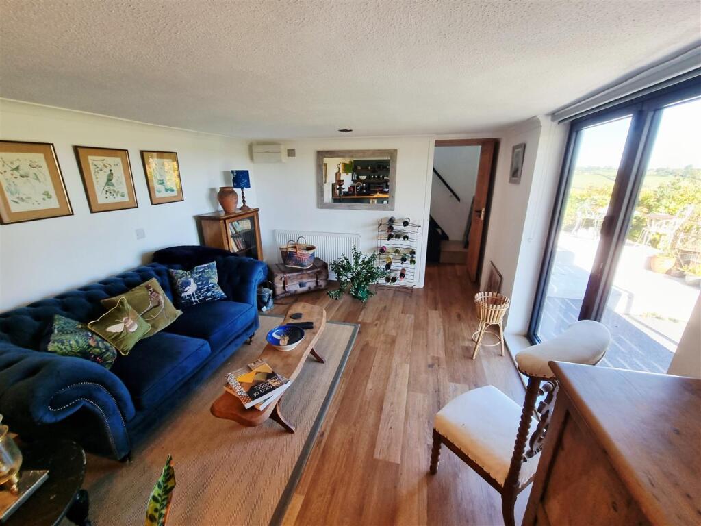 Annex sitting room 1.jpg