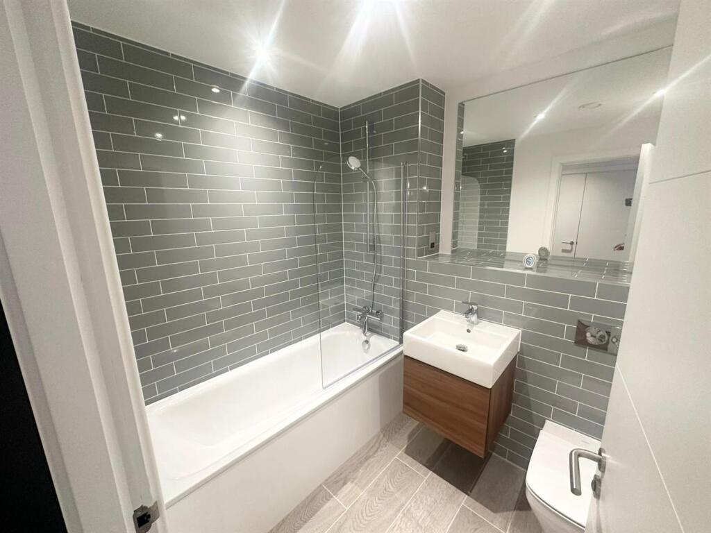 Main Bathroom