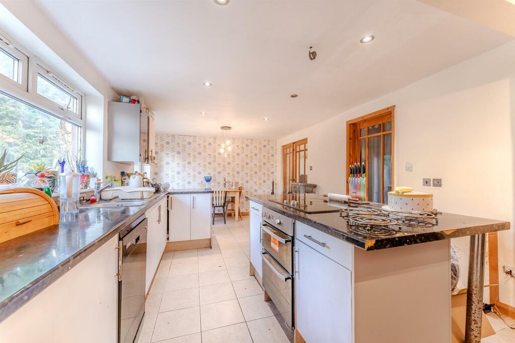 Kitchen/Dining Room