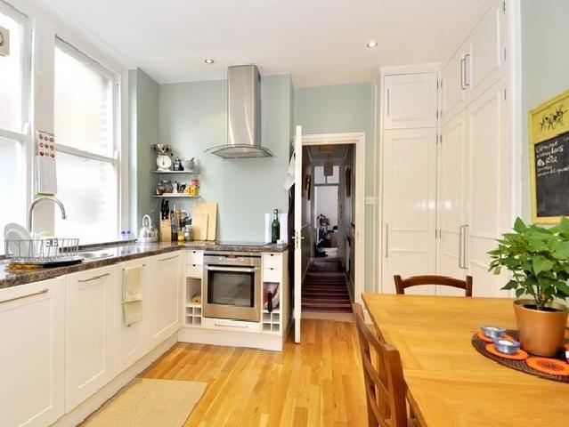 Kitchen: