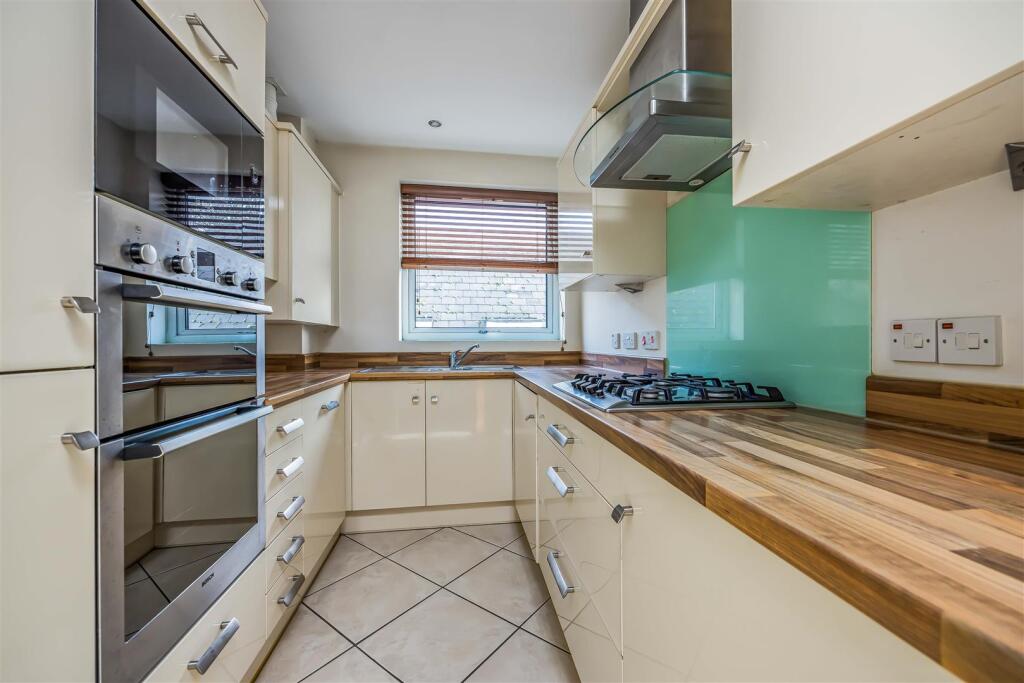 Flat 11, Ashcroft Court, 60 Winchester Road, Chand