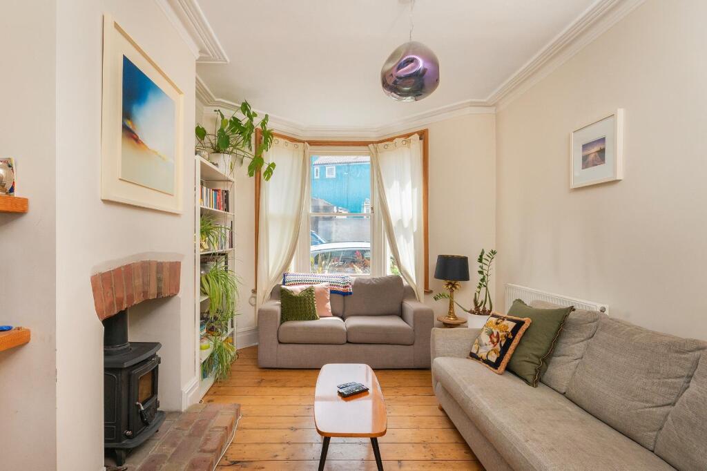 1S5R1KE - Living Room D.jpg