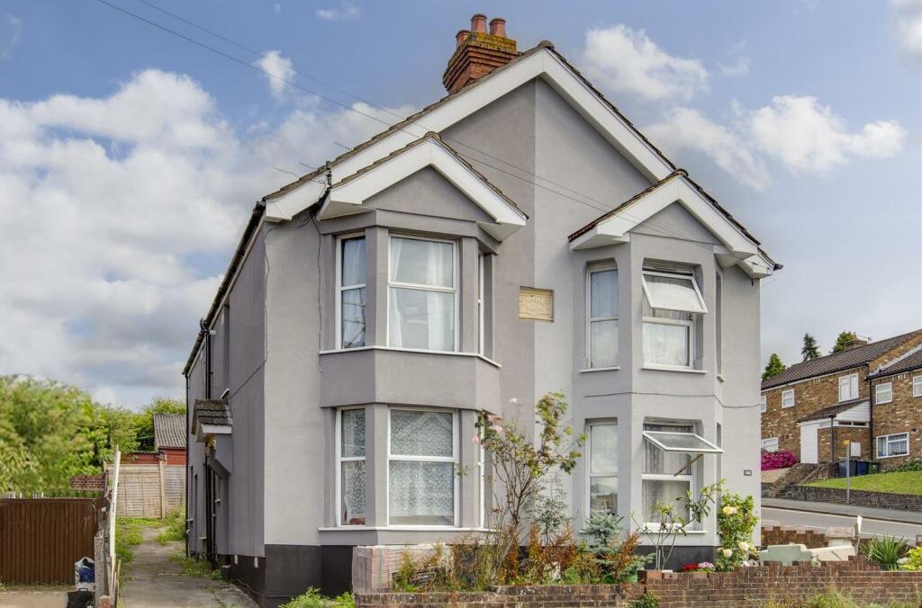 133 Desborough Avenue.jpg