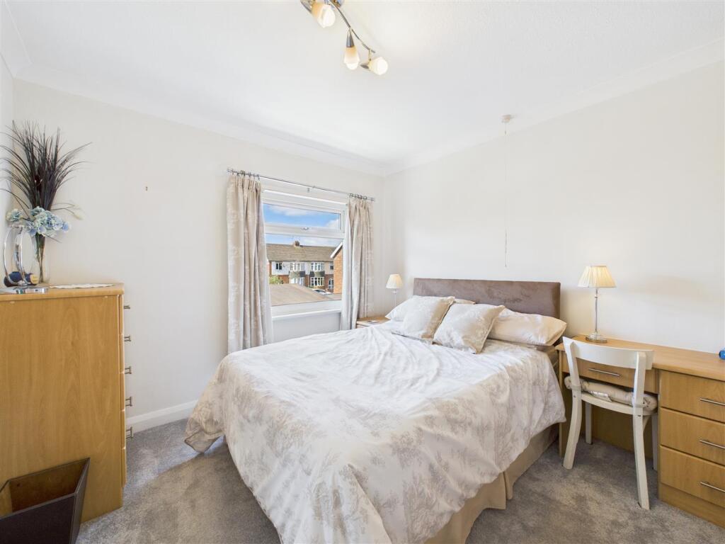 BEDROOM 2