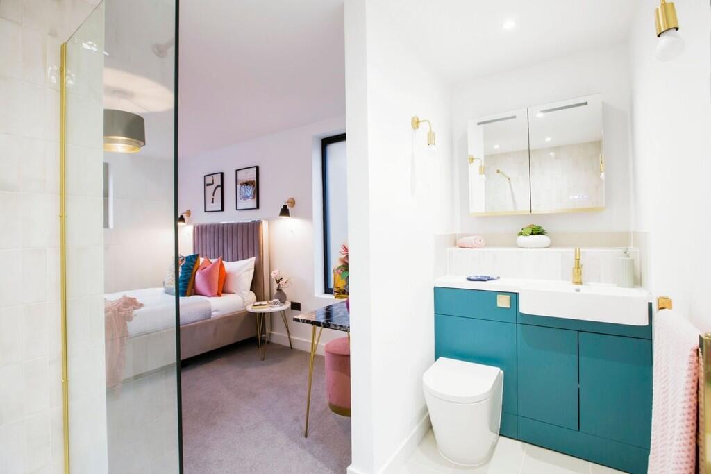 Master Bedroom an...