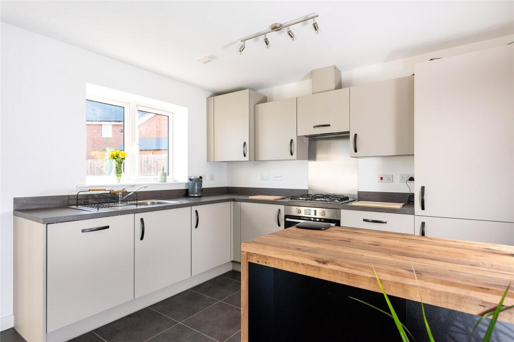 Kitchen/Dining