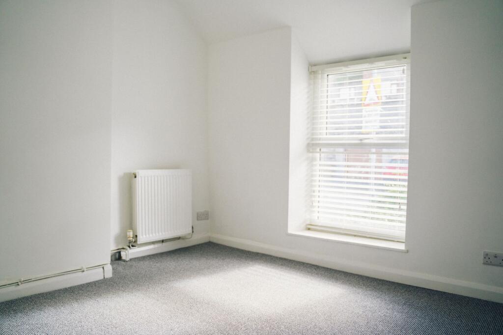 Ystafell Wely 2 / Bedroom 2