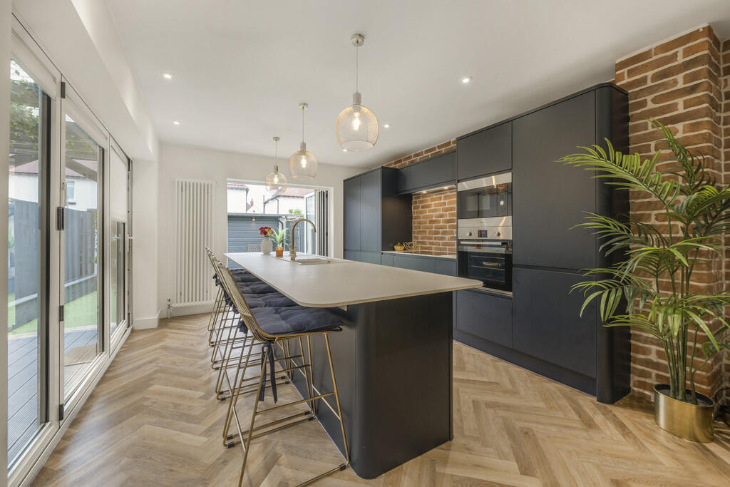 1283675-8-68262da...