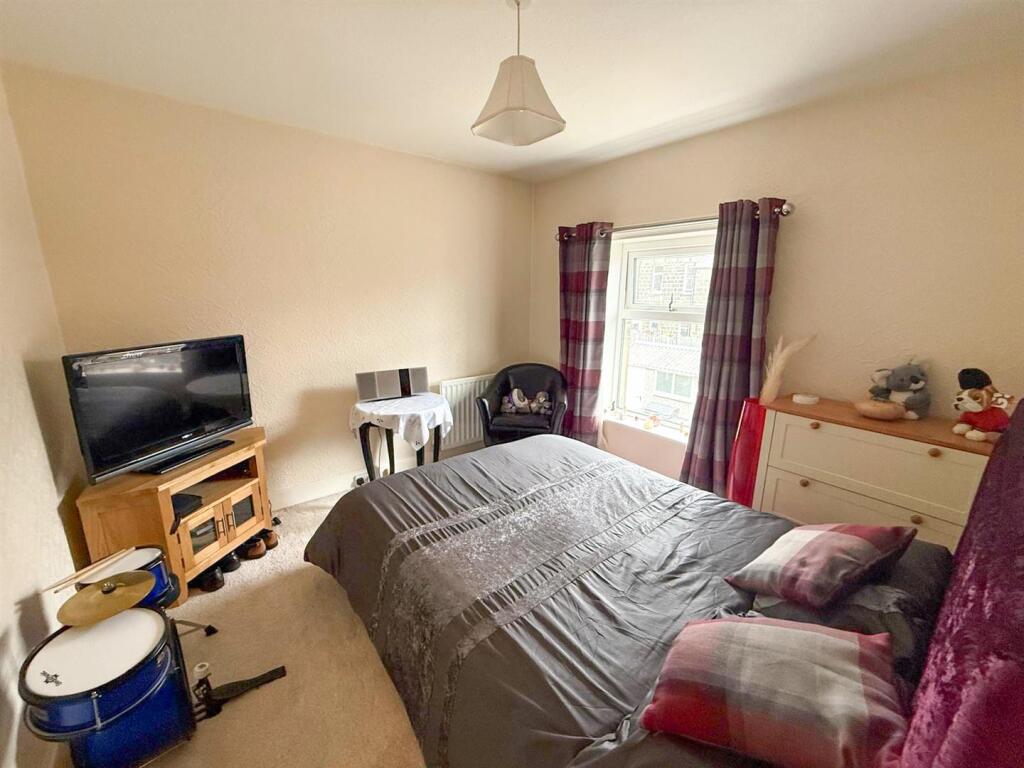 3 bed terrace, Silsden 15