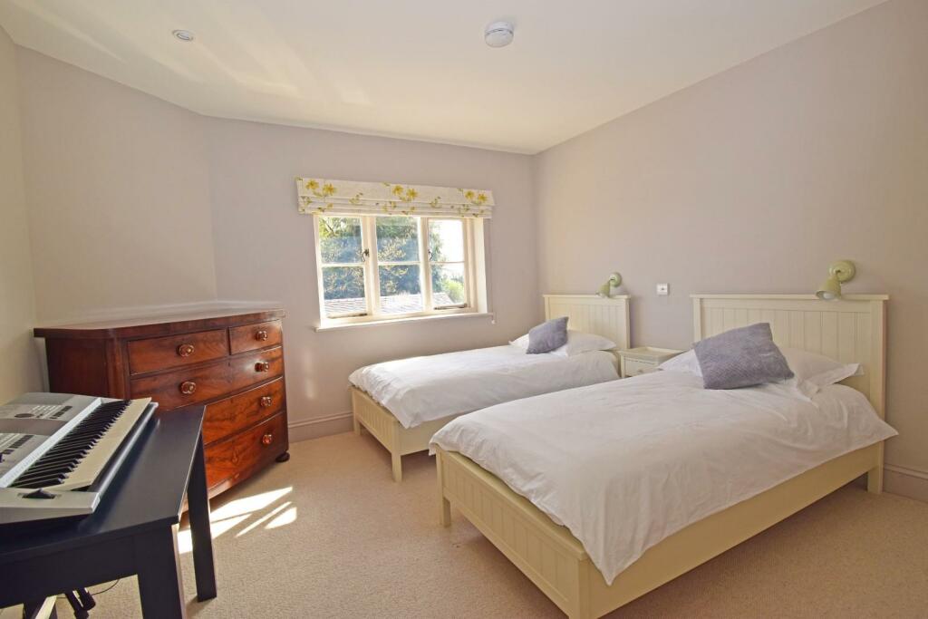 Ridgeway, bedroom 3.jpg