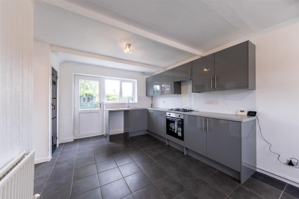 6 Stoneheys Lane-001.jpg