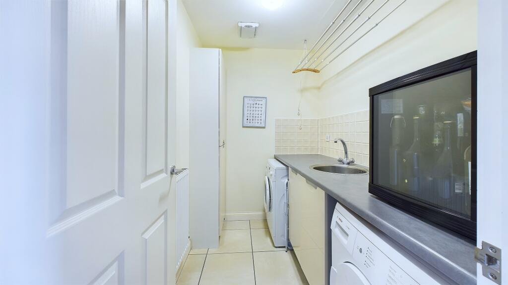 CAM04968G0-PR0012-STILL005