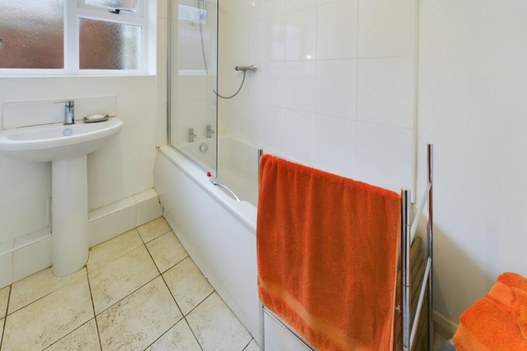 CAM01934G0-PR0109-STILL005