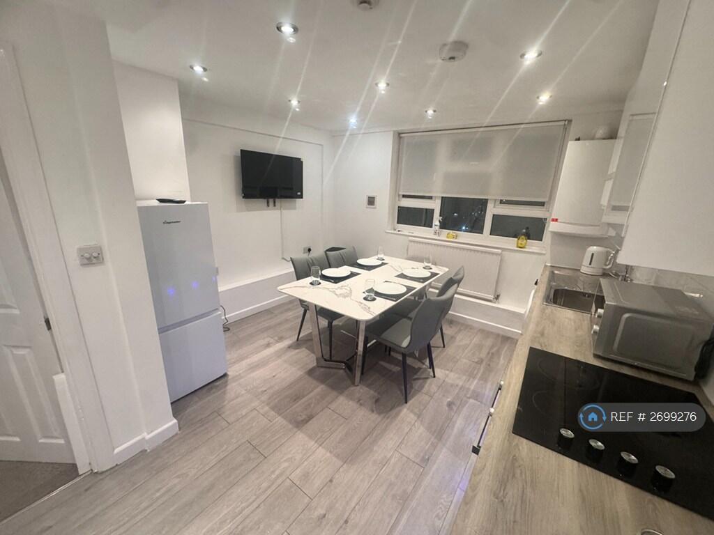 St. John's Court, London, N4