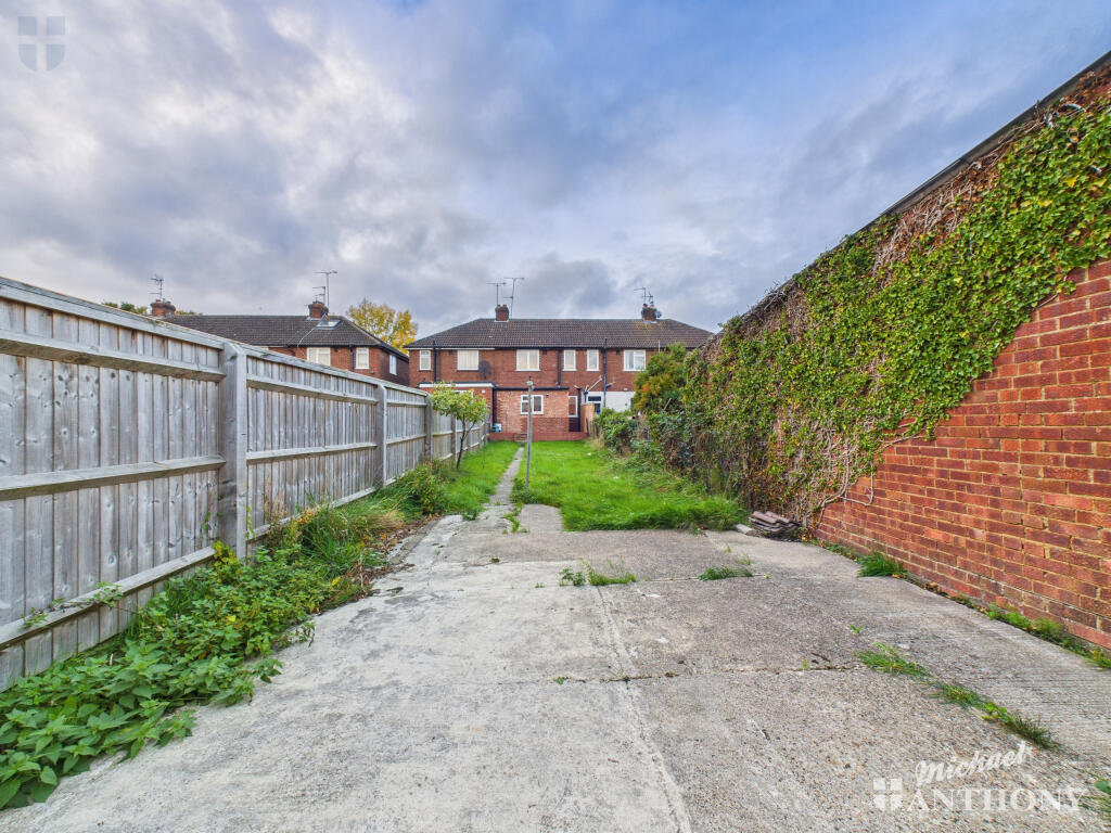 CAM03218G0-PR0810-STILL007