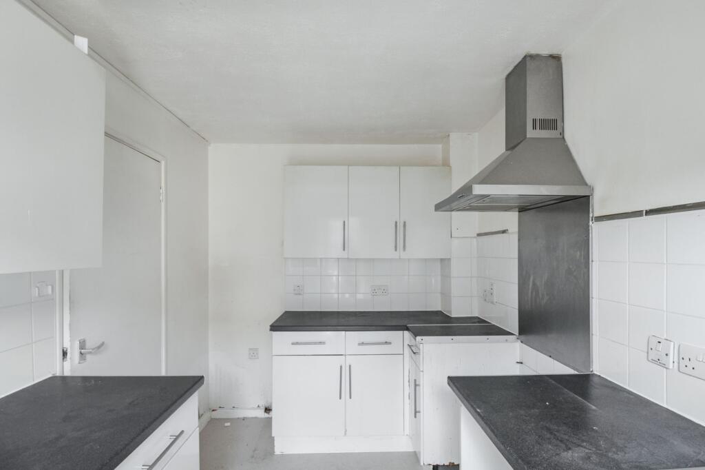13 Oakley Close, Beckton, London E6 5RT