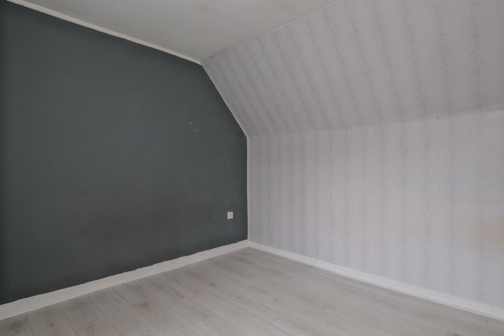 027-50 Allanton Grove, Wishaw.jpg