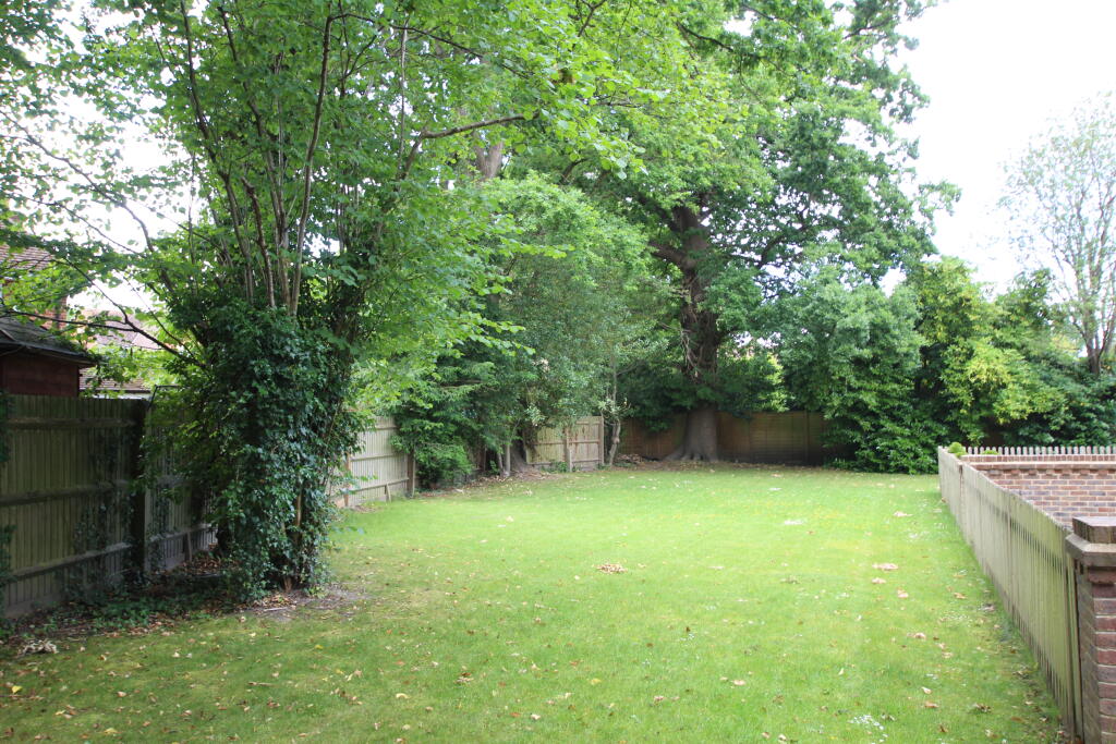 10 comm garden.JPG