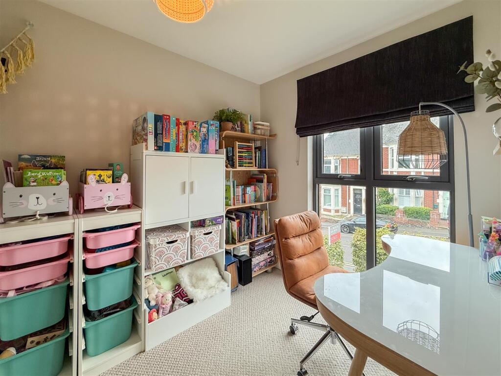 BEDROOM THREE/HOME OFFICE