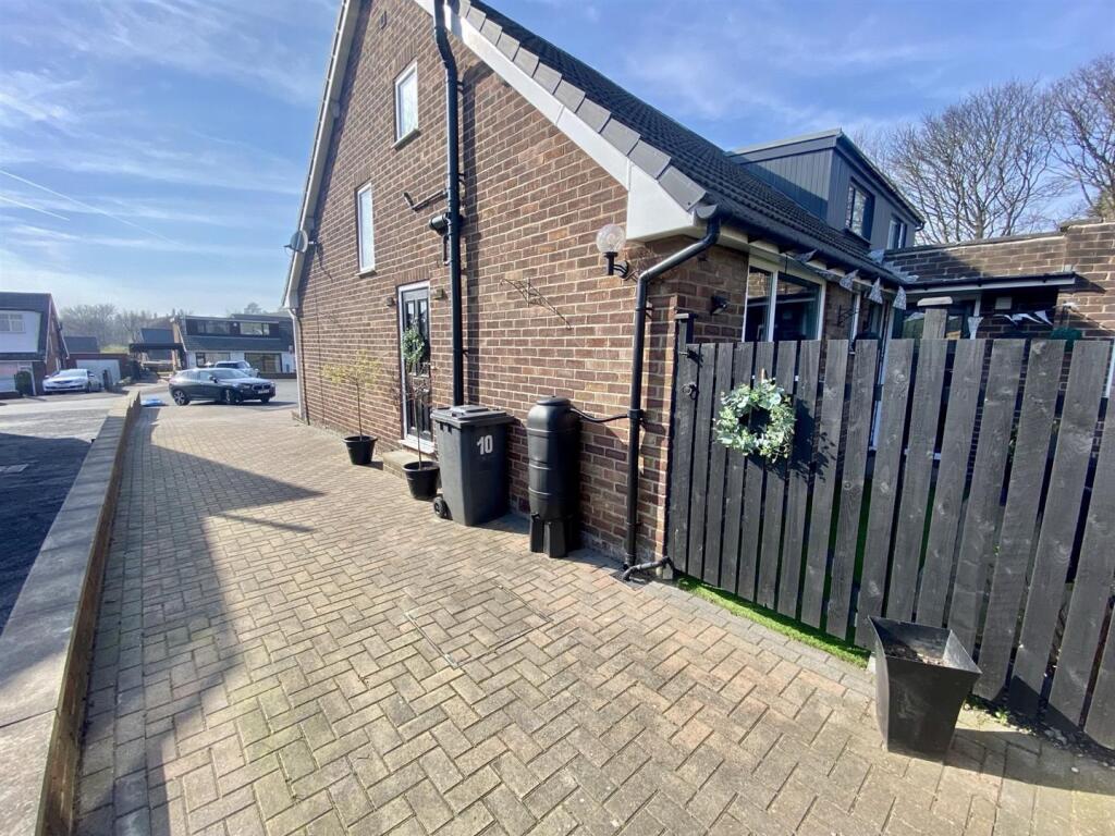 Bramleys Estate Agents - Fairfield Drive - Mirfiel