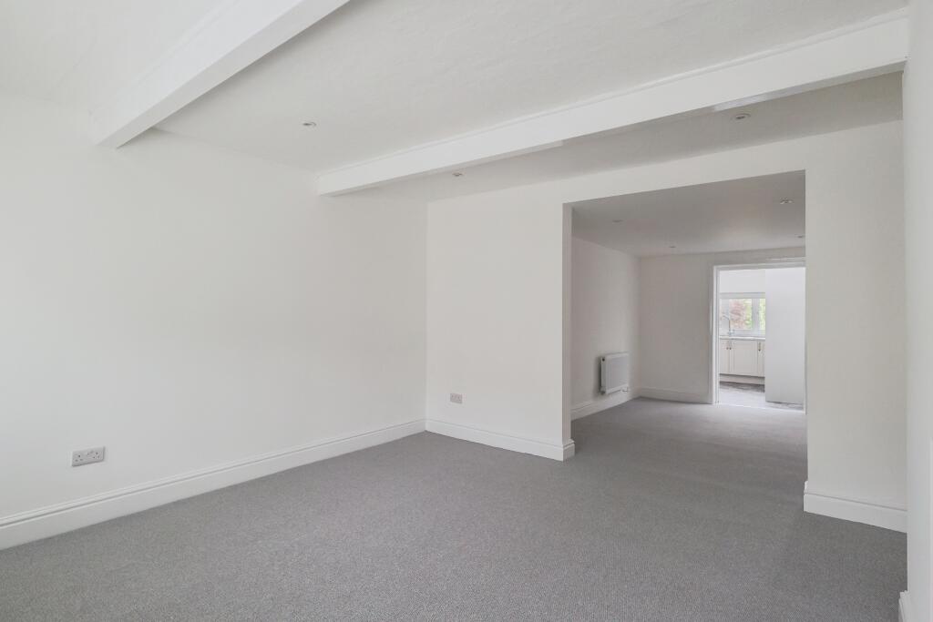 Open plan dining&amp;lounge