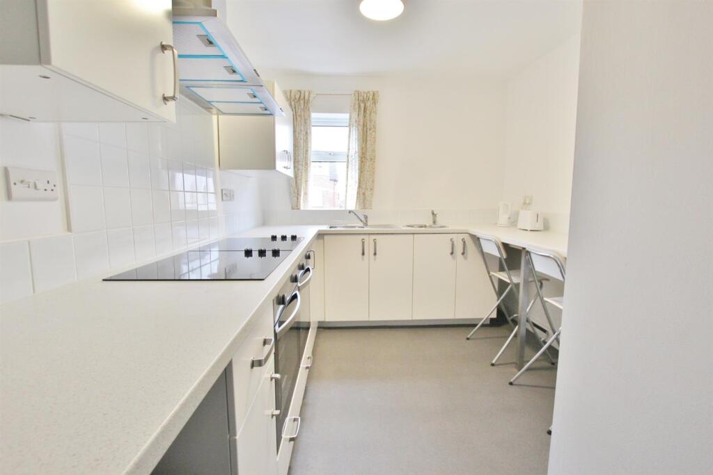 Communal Kitchen.JPG