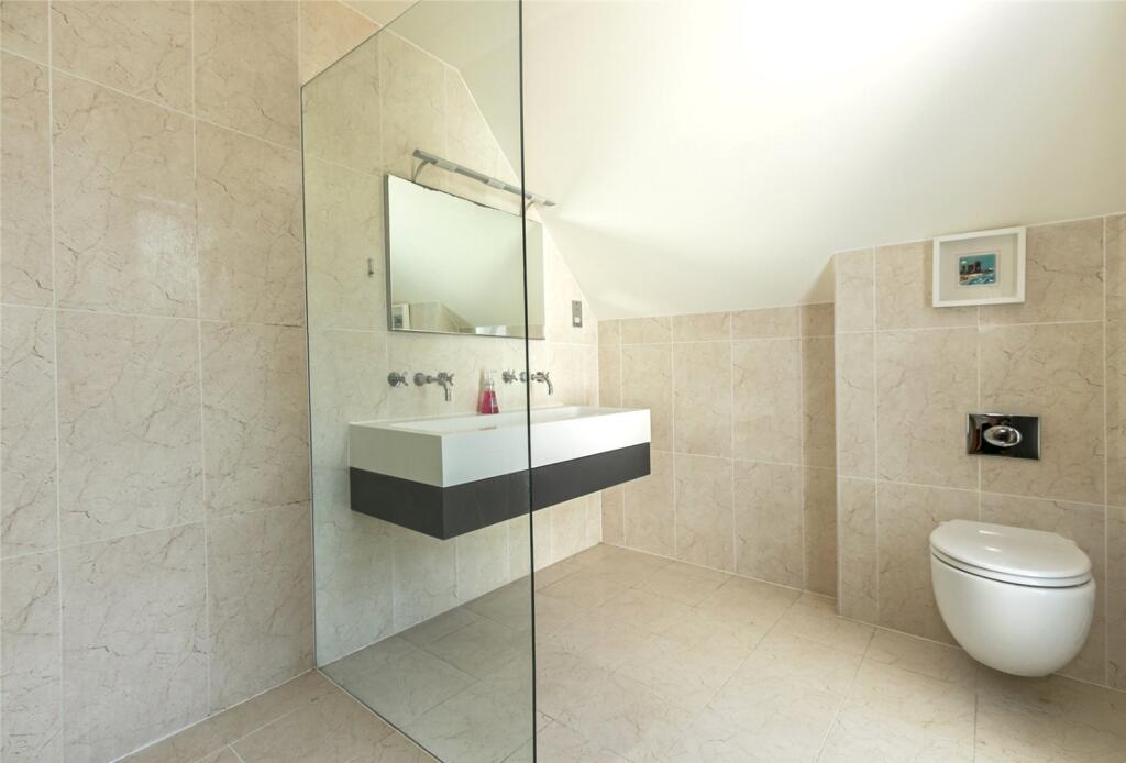 Master En-Suite