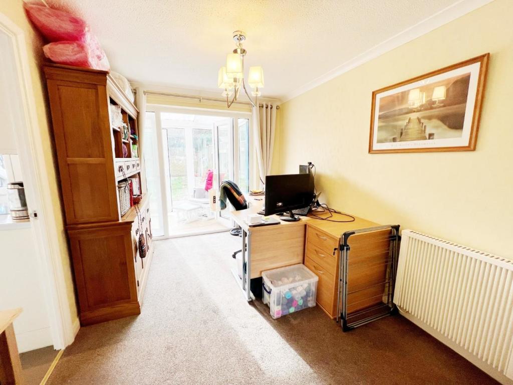 Dining Room pic 1.jpg