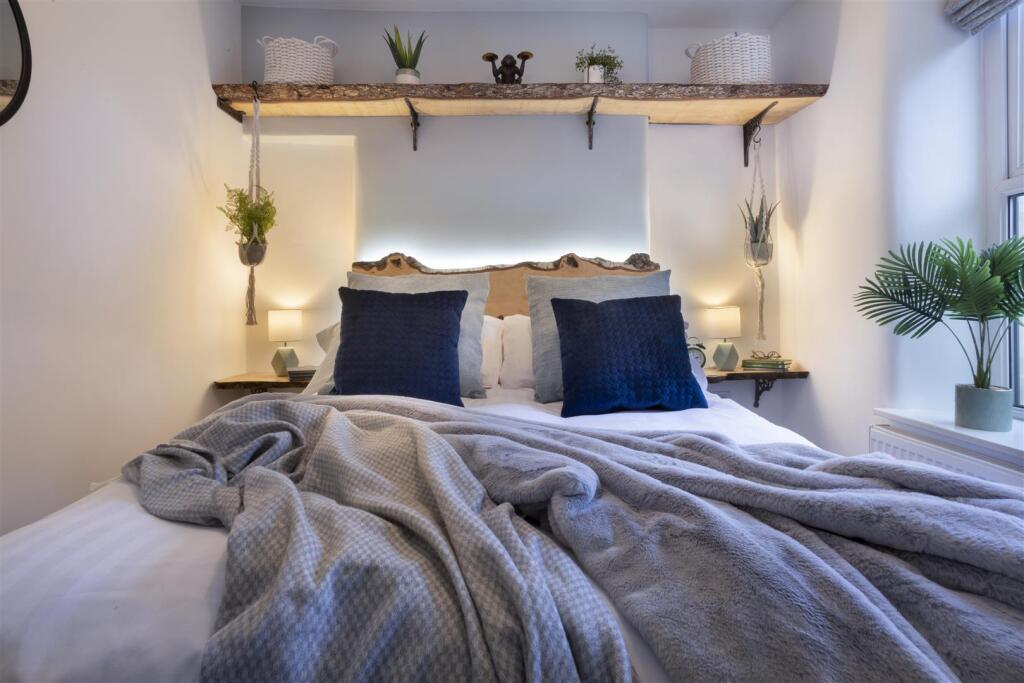 2nd Bedroom - 02.jpg