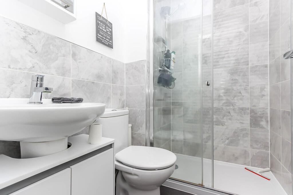 Ensuite Shower Ro...