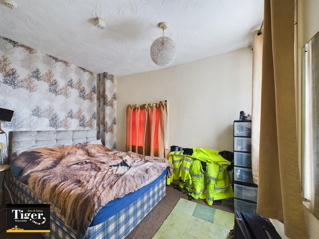 CAM02176G0-PR0288...