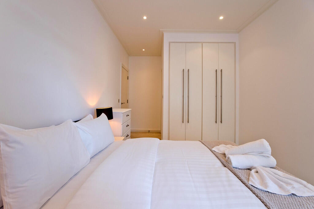 Discovery 114-405...