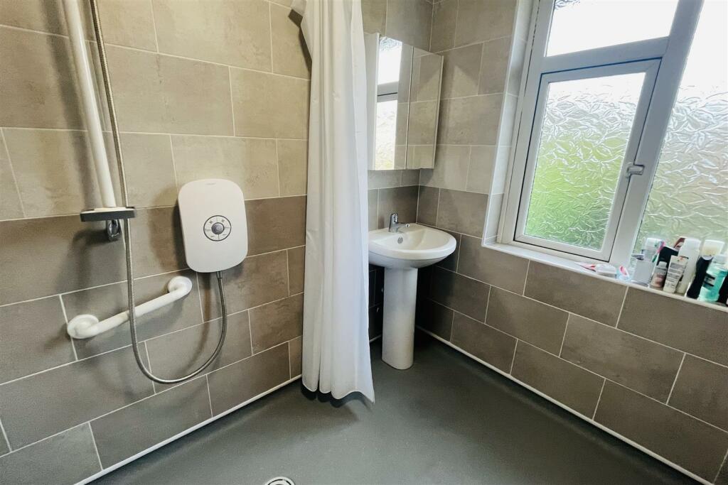 WET/SHOWER ROOM