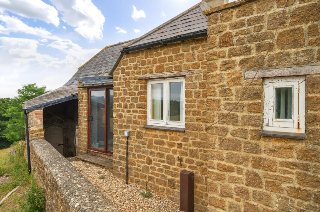 1327313-3-687a110...