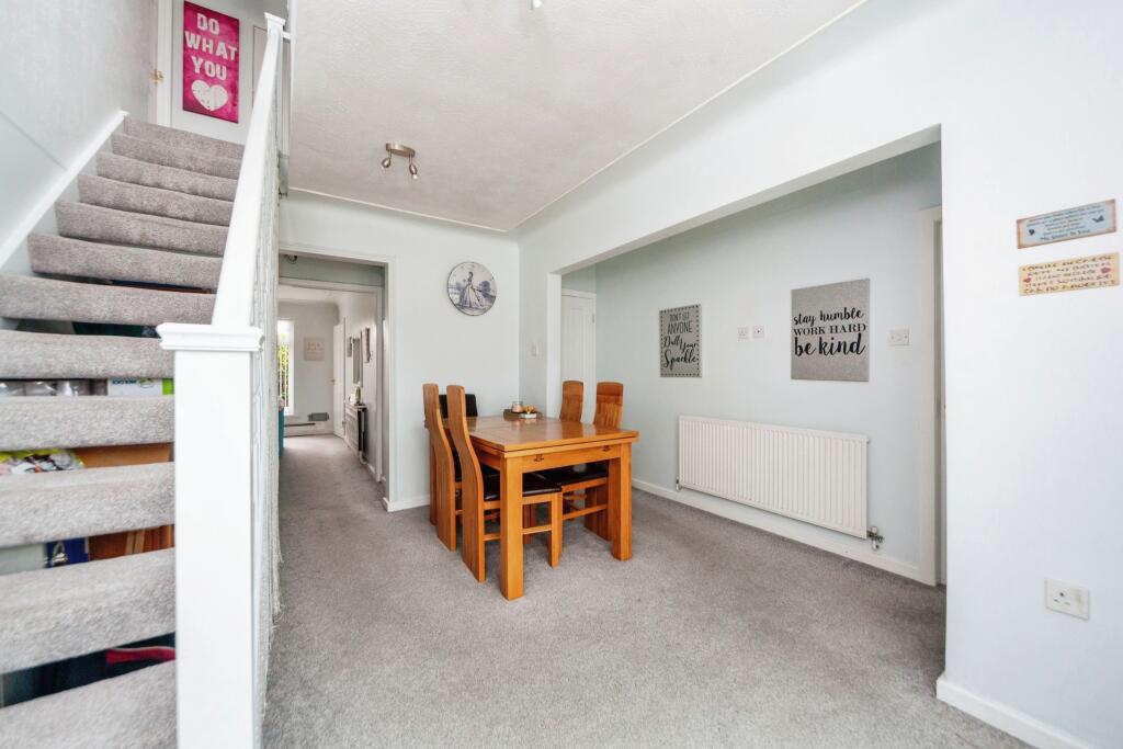 Dining Room/Entrance