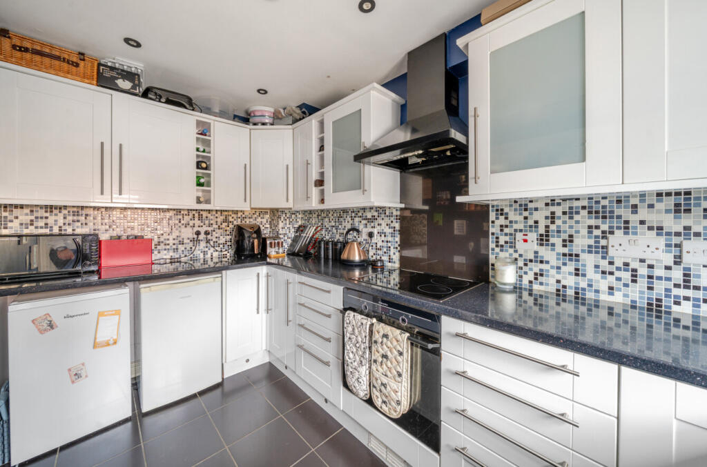 1315831-15-686bd1...