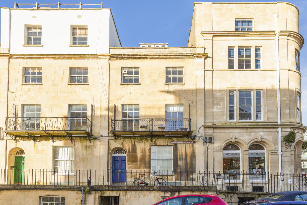 50 Royal York Cresce