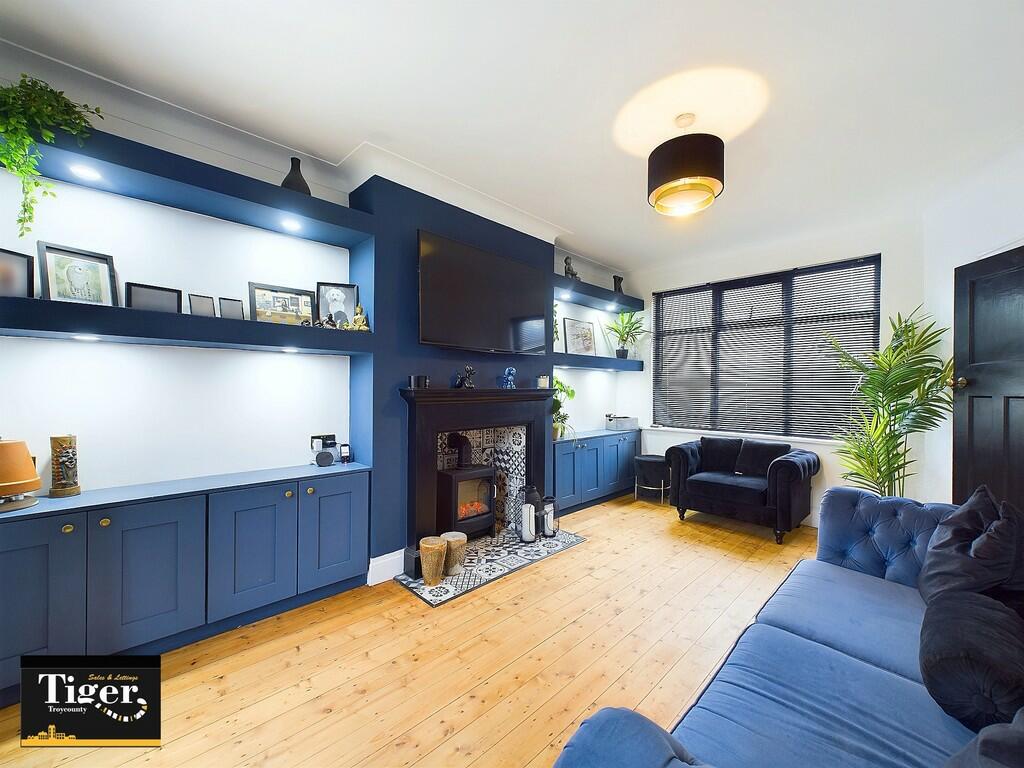 CAM02176G0-PR0393...